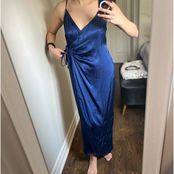 Satin wrap dress - Picture 2 of 8